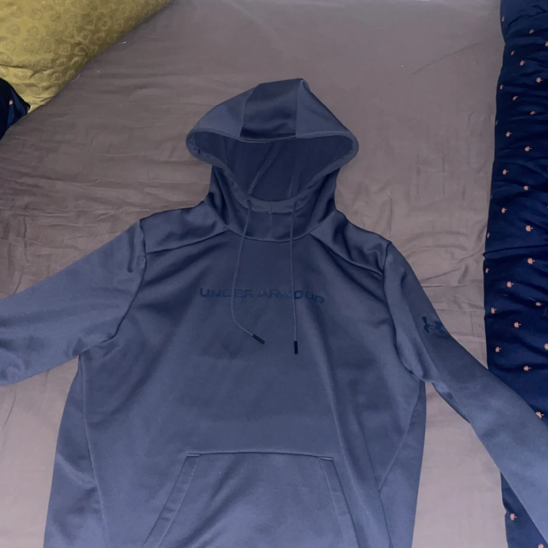 Blå hoodie från Under Armour