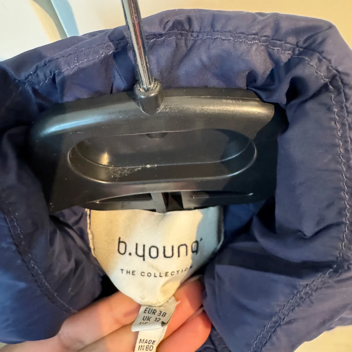 Blå dunväst från b.young - 1