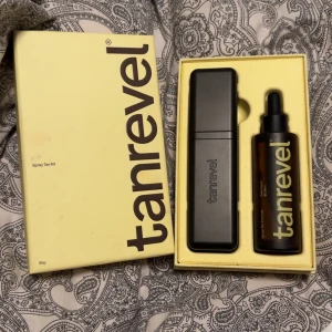 Spray Tan Kit från Tanrevel - Säljer ett spray tan kit från Tanrevel. Säljer då den inte används längre, köpte för 1399. Kom med prisförslag. Skulle säga att de är ca 50% kvar, av 80