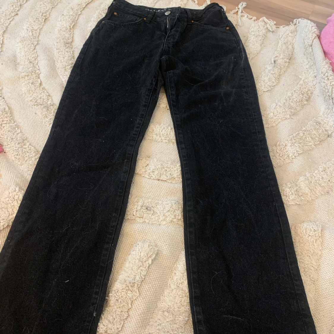 Svarta jeansbyxor