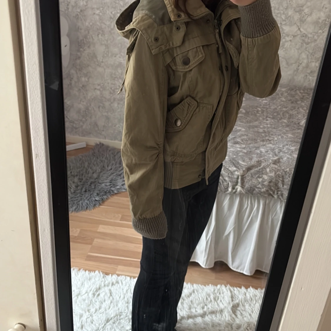 Grön jacka med huva - 1