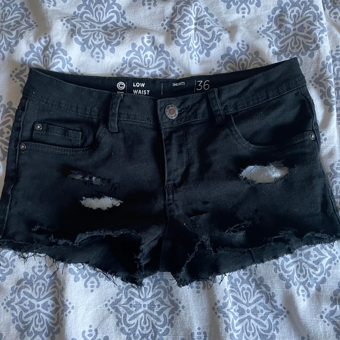 Lågmidjade jeansshorts