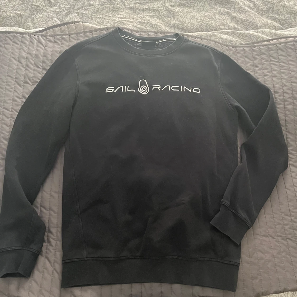 Svart tröja från Sail Racing