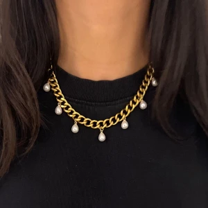 Guldpläterad 18k halsband  - Justerbar 40-45cm. Rostfritt 