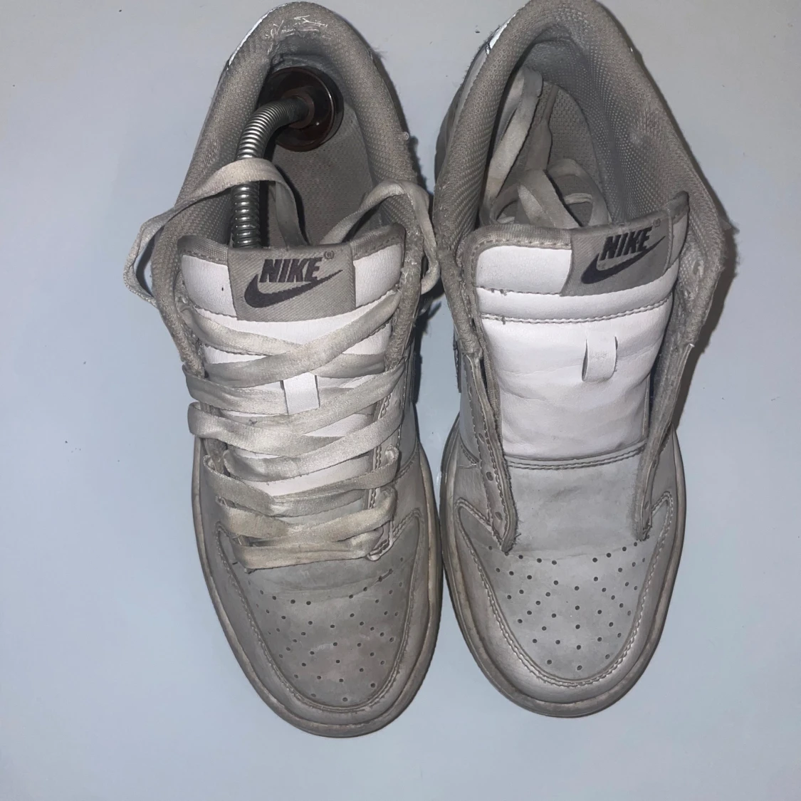 Nike Dunk i beige och vit - 2