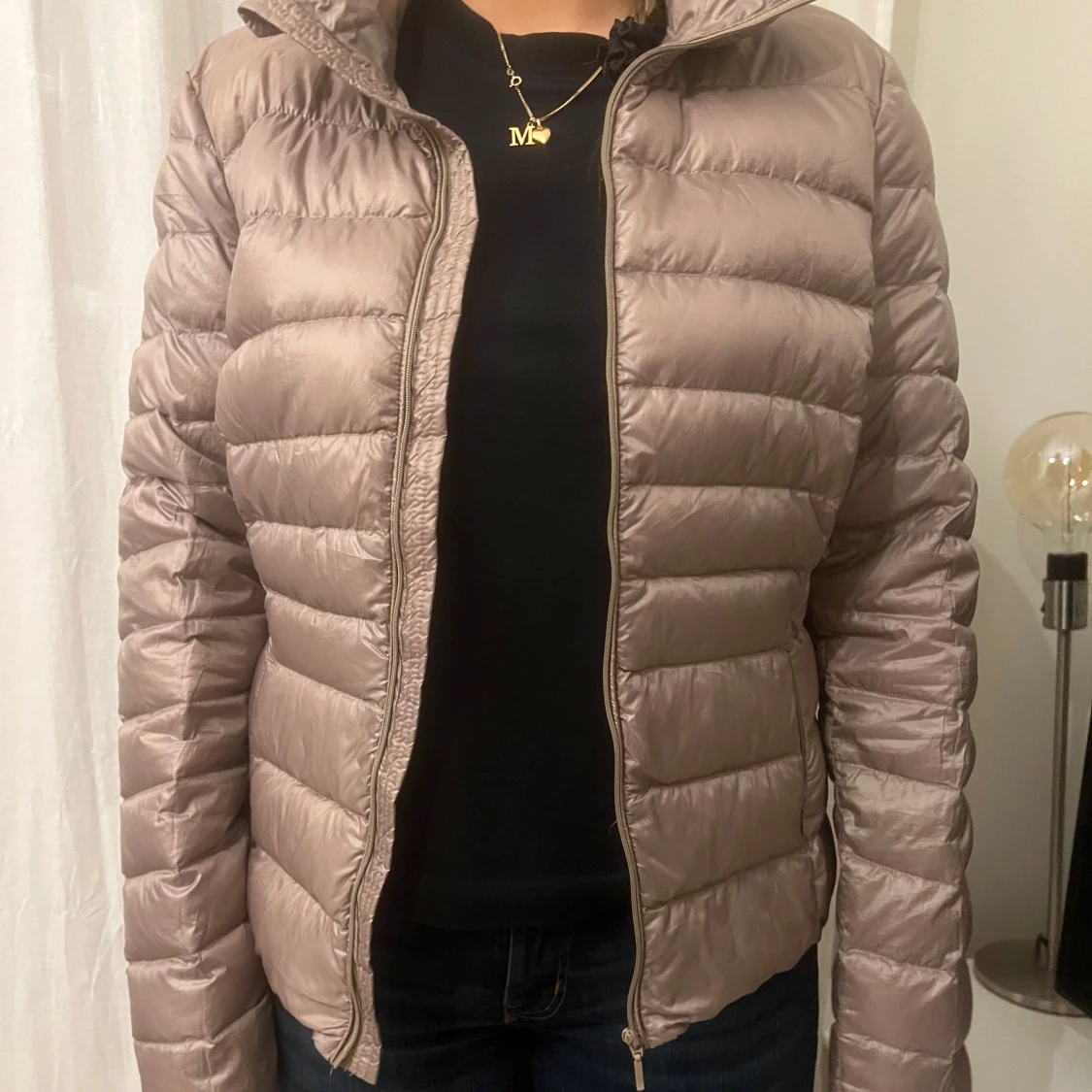 Beige dunjacka med dragkedja - 1