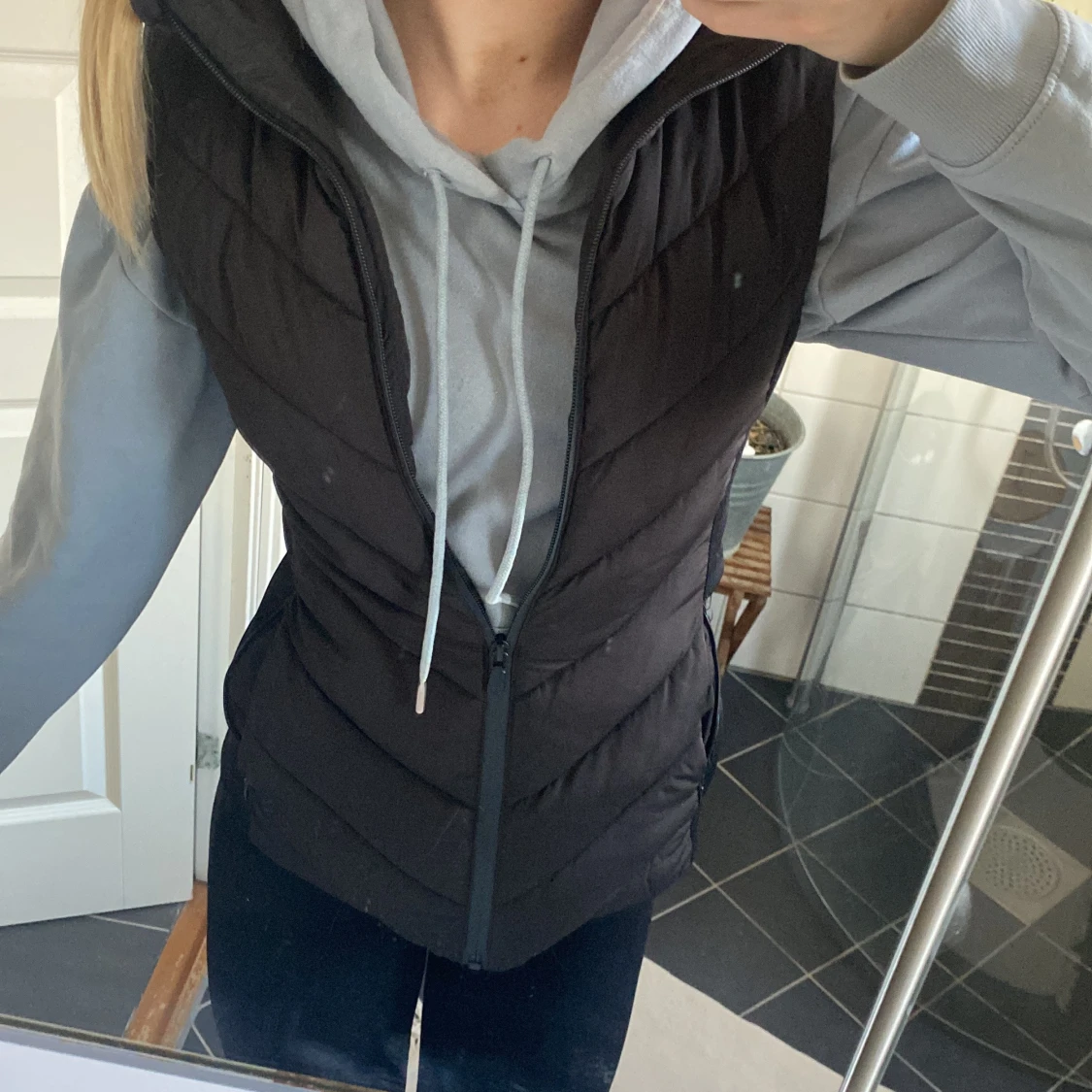 Svart dunväst från Zara
