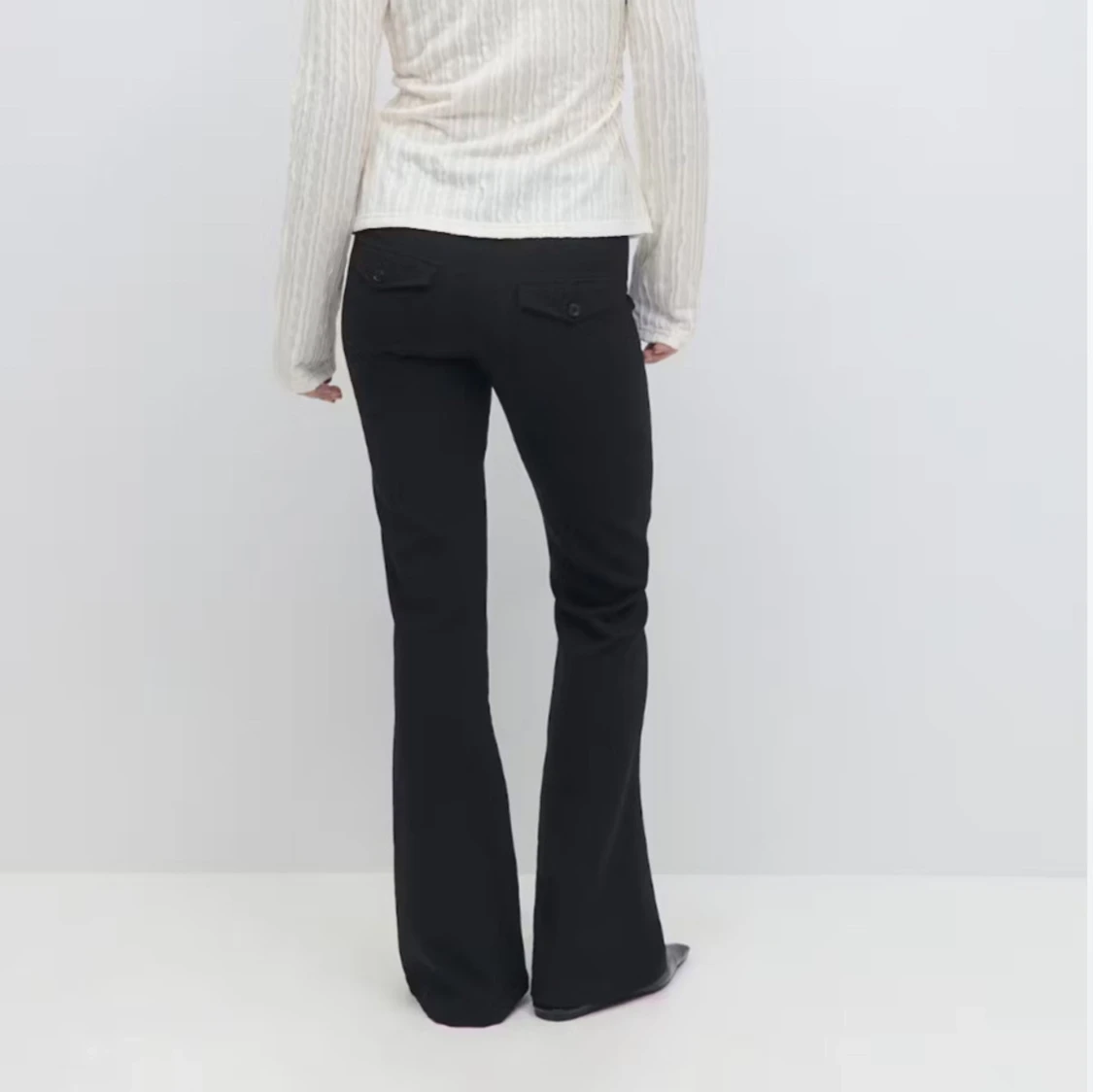 Svarta kostymbyxor med bootcut - 1