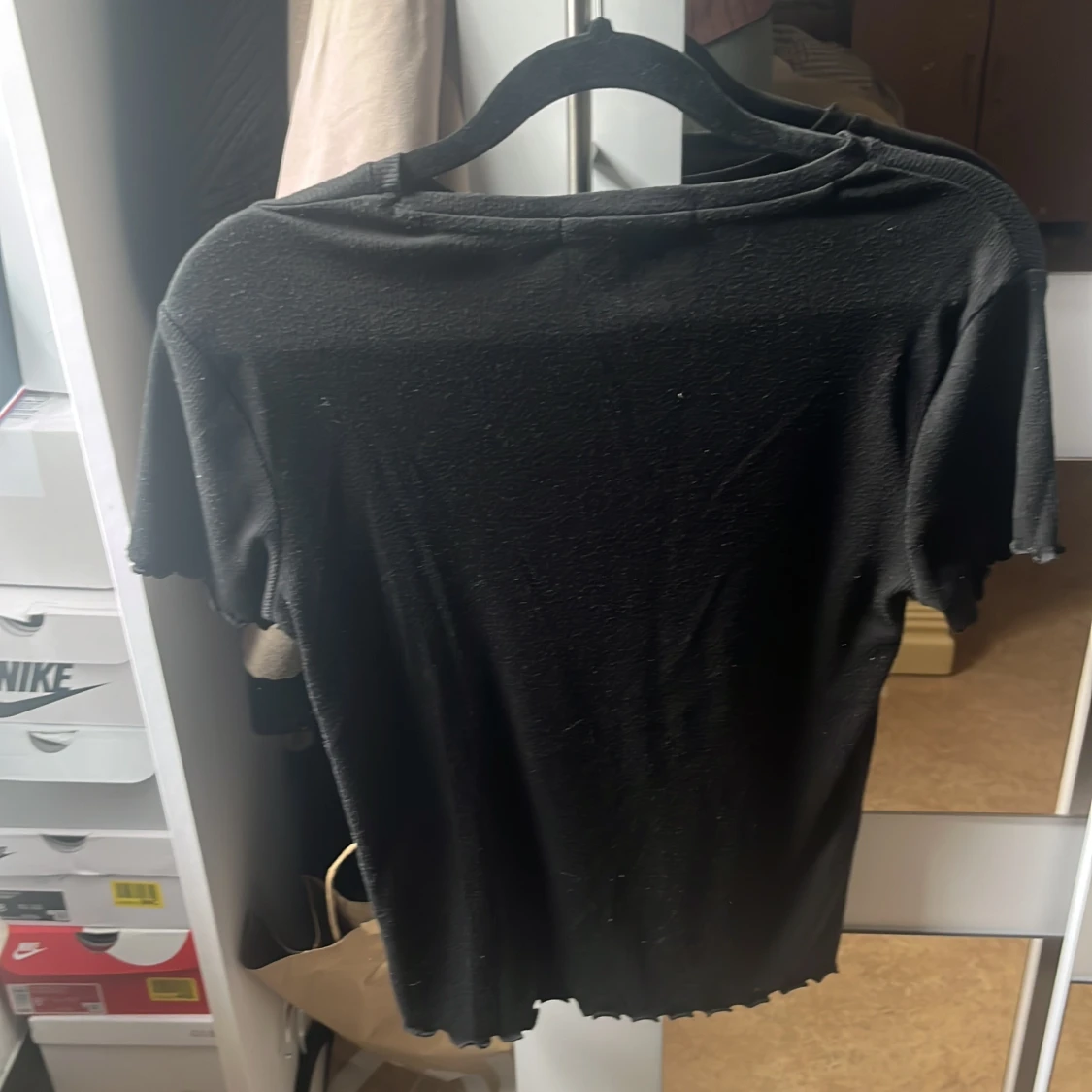 Svart ribbad t-shirt från 157 - 1