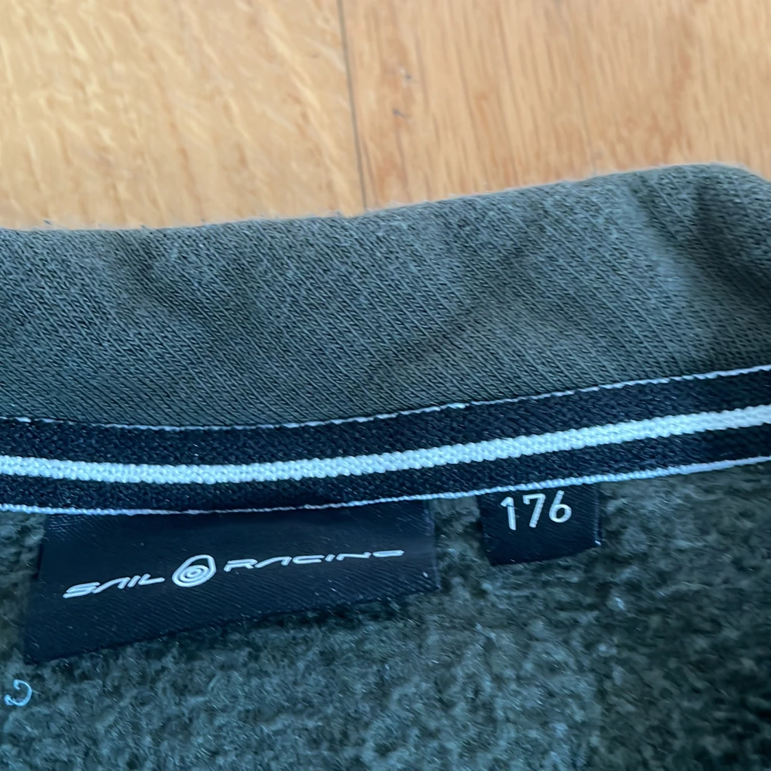 Grön sweatshirt från Sail Racing, stl 176 - 3