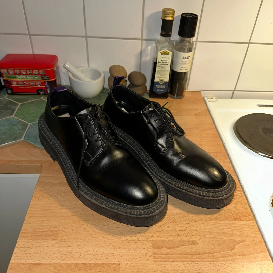 Svarta skinnloafers från Eytys
