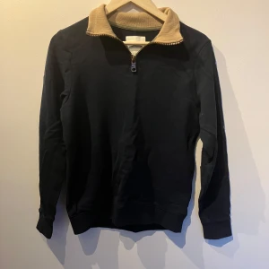 Halv zip - En halvzip från Tom tailor i strl s , i bra skick 