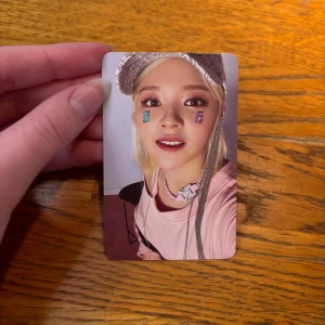 Twice Jeongyeon photocard  - Från ”Formula of Love: O+T=<3” album