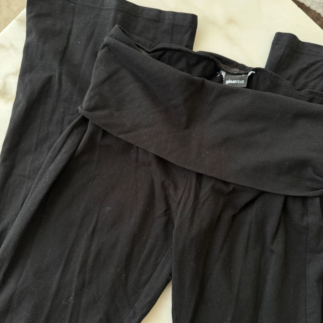 Svarta yogapants från Gina Tricot