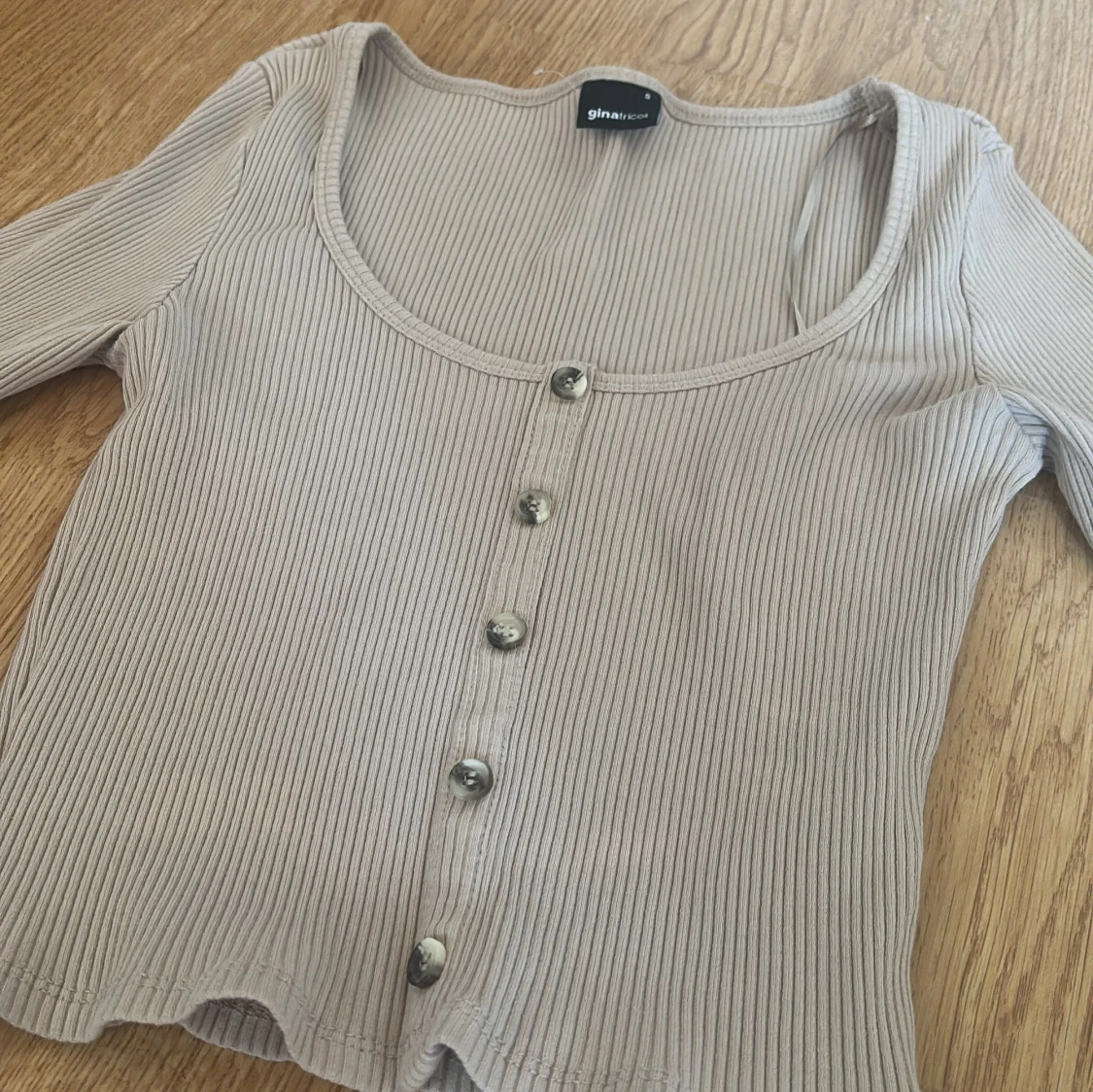 Beige ribbad topp  - 3