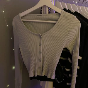 Mint grön tröja - Så fin topp/kofta från Gina Tricot som inte kommer till användning. Storlek S, nypris 199kr🤍