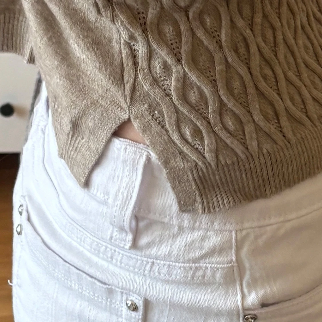 Beige stickad kortärmad topp - 3