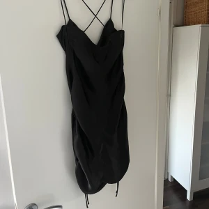 Klänning  - Från Shein, aldrig använd. 