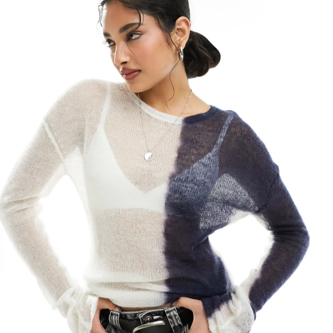 Vit och blå stickad tröja från weekday