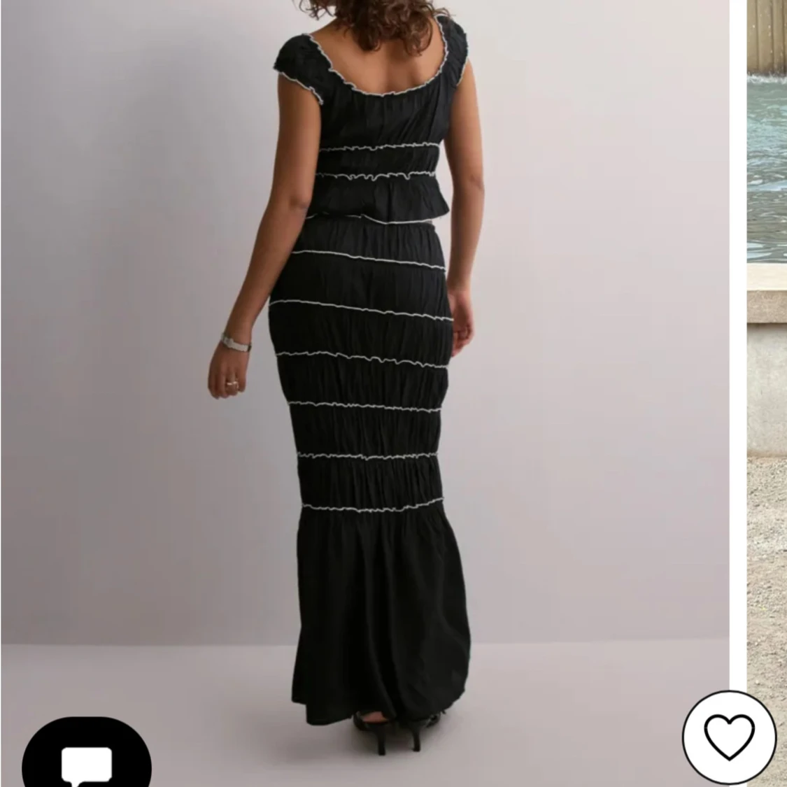 Svart set med vita detaljer - 1