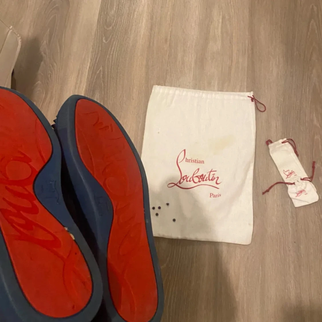 Svarta sneakers med nitar från Christian Louboutin - 2