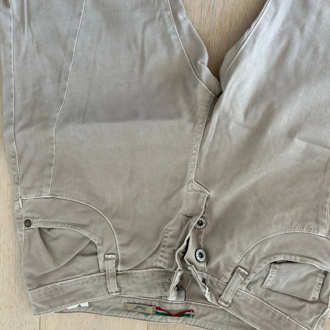 Beige chinos från please  - 1