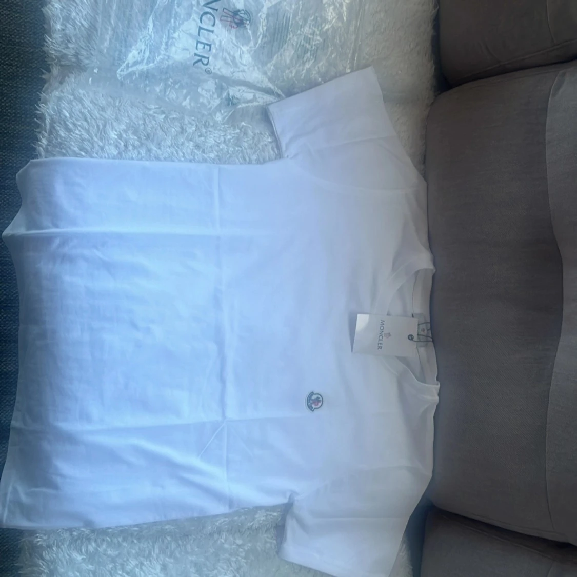 Vit t-shirt från Moncler - 90