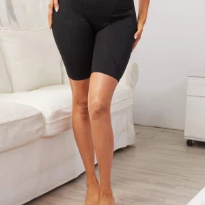 Formbara shorts - Kontrast Mesh Shapewear Shorts. Helt nya aldrig använd. Cykelbyxor som ger dig form i höfterna