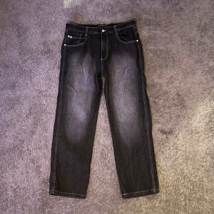 Southpole jeans - Riktigt feta southpole jeans, storlek 36. Bra skick, och sitter relaxed/baggy. Hör av dig vid frågor!