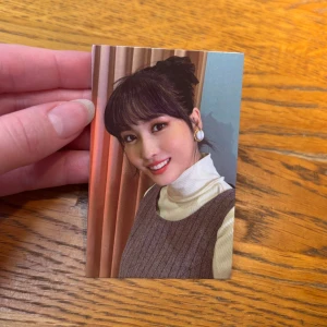 Twice Momo photocard  - Från Eyes Wide Open album