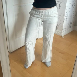 Vita linnebyxor - Linnebyxor från h&m, använt fåtal gånger 