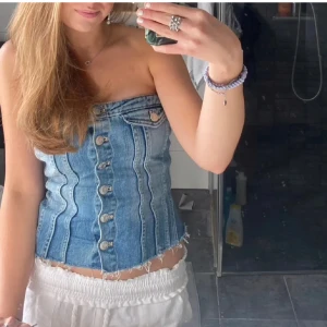 Jeans korsettopp  - Snygg korsett jeans topp som ej kommer till användning från zara, nyskick❤️perfekt till sommarn!
