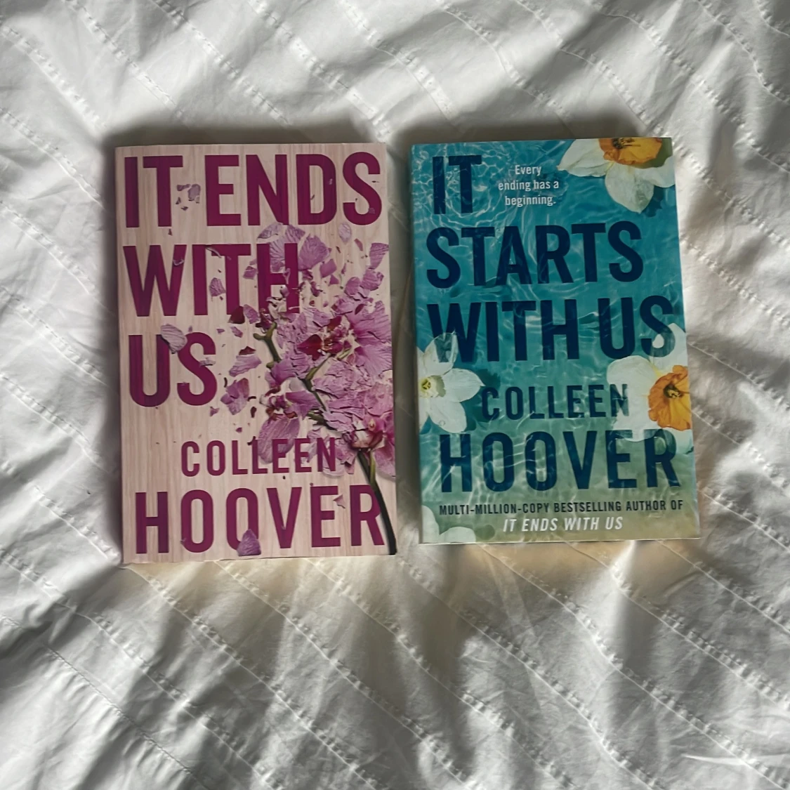 ”It Ends With Us” och ”It Starts With Us” av Colleen Hoover