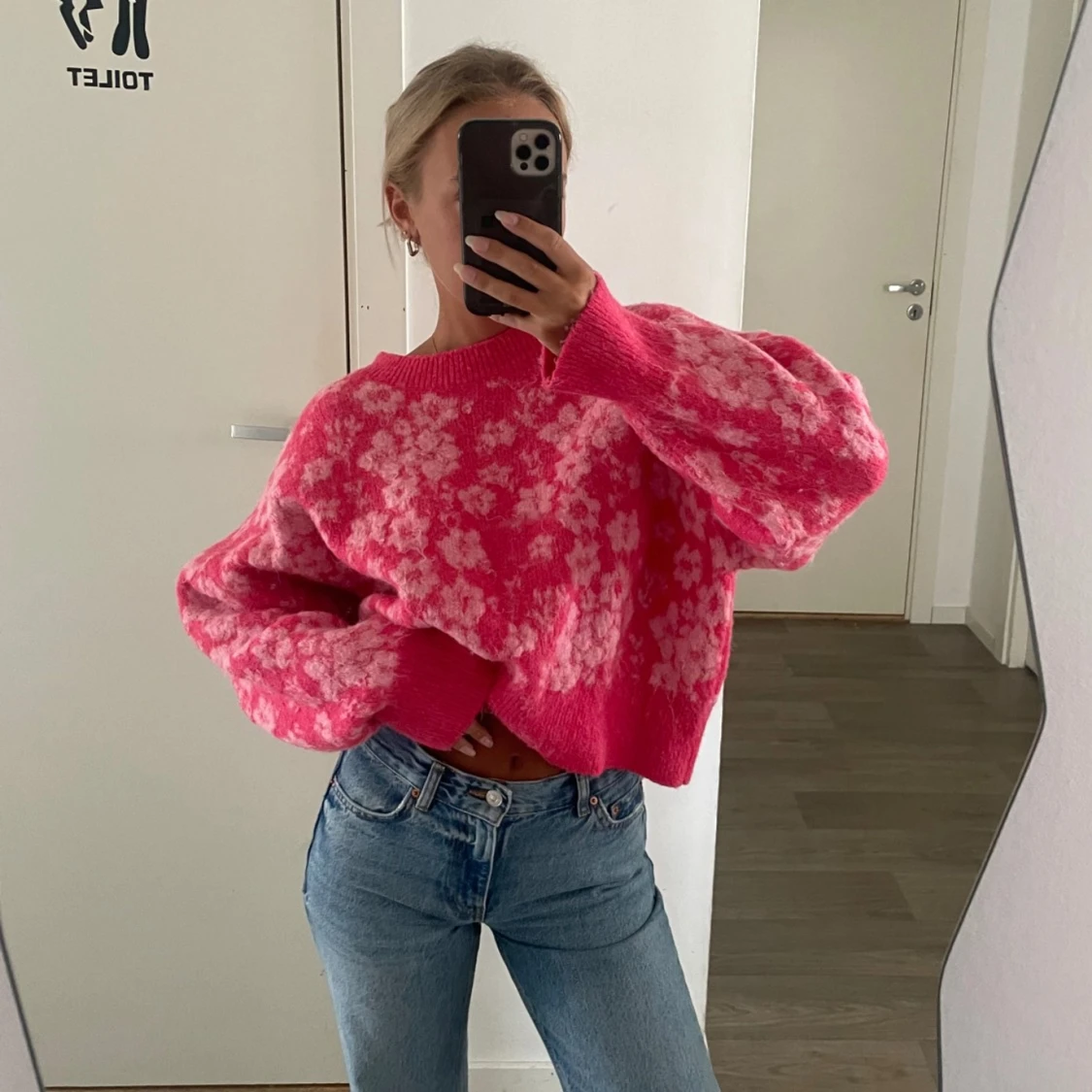 Rosa gullig stickad tröja