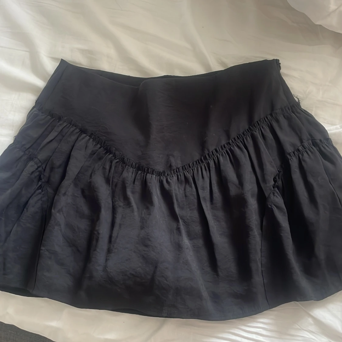 Svart volangkjol från Zara