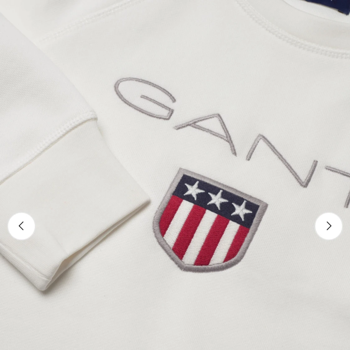 Vit sweatshirt från GANT med brodyr - 2