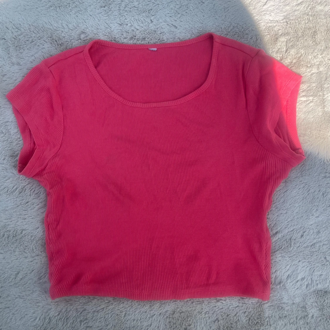 Ribbad rosa croppad topp - 1