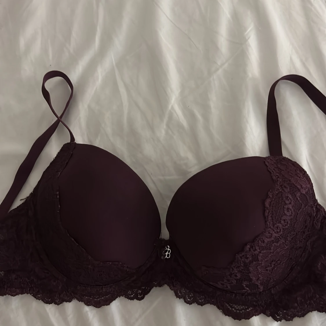 Mörklila/vinröd spets-bh från cubus B80 - 1