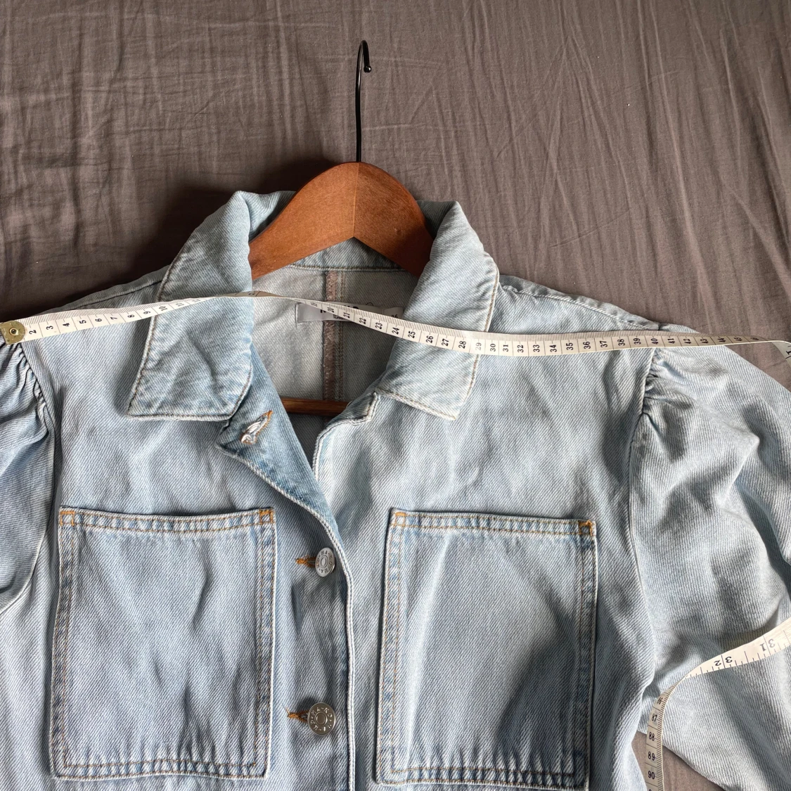 Ljusblå jeansjumpsuit från NA-KD - 4