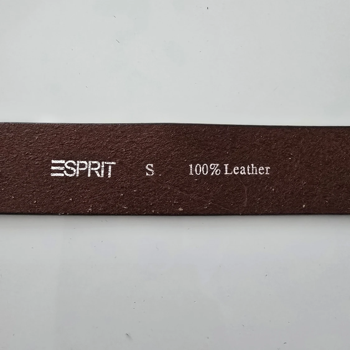 Brunt skärp i skinn från Esprit - 2