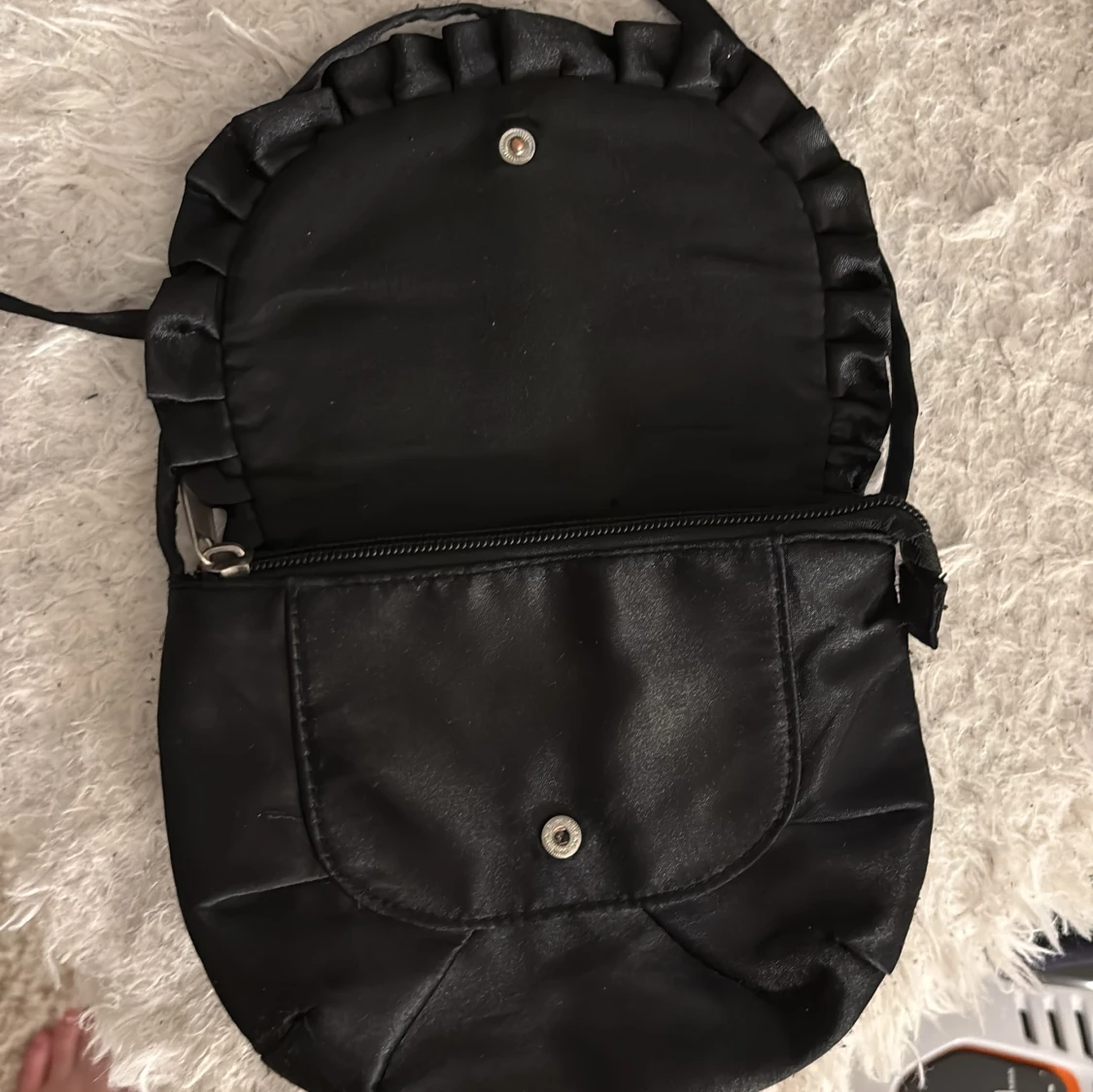 Svart axelväska med paljetter - 2