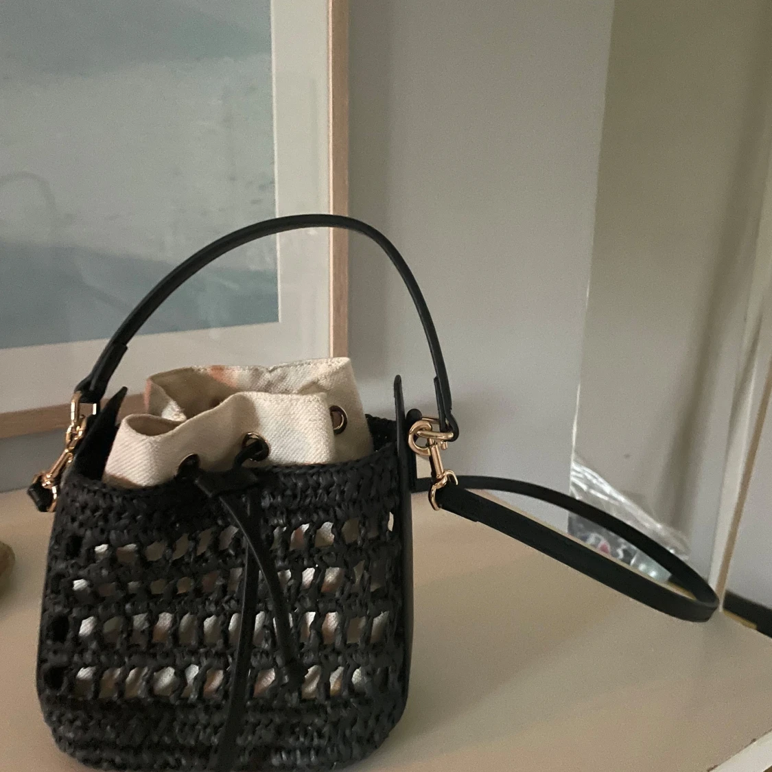 Svart virkad axelväska från hm