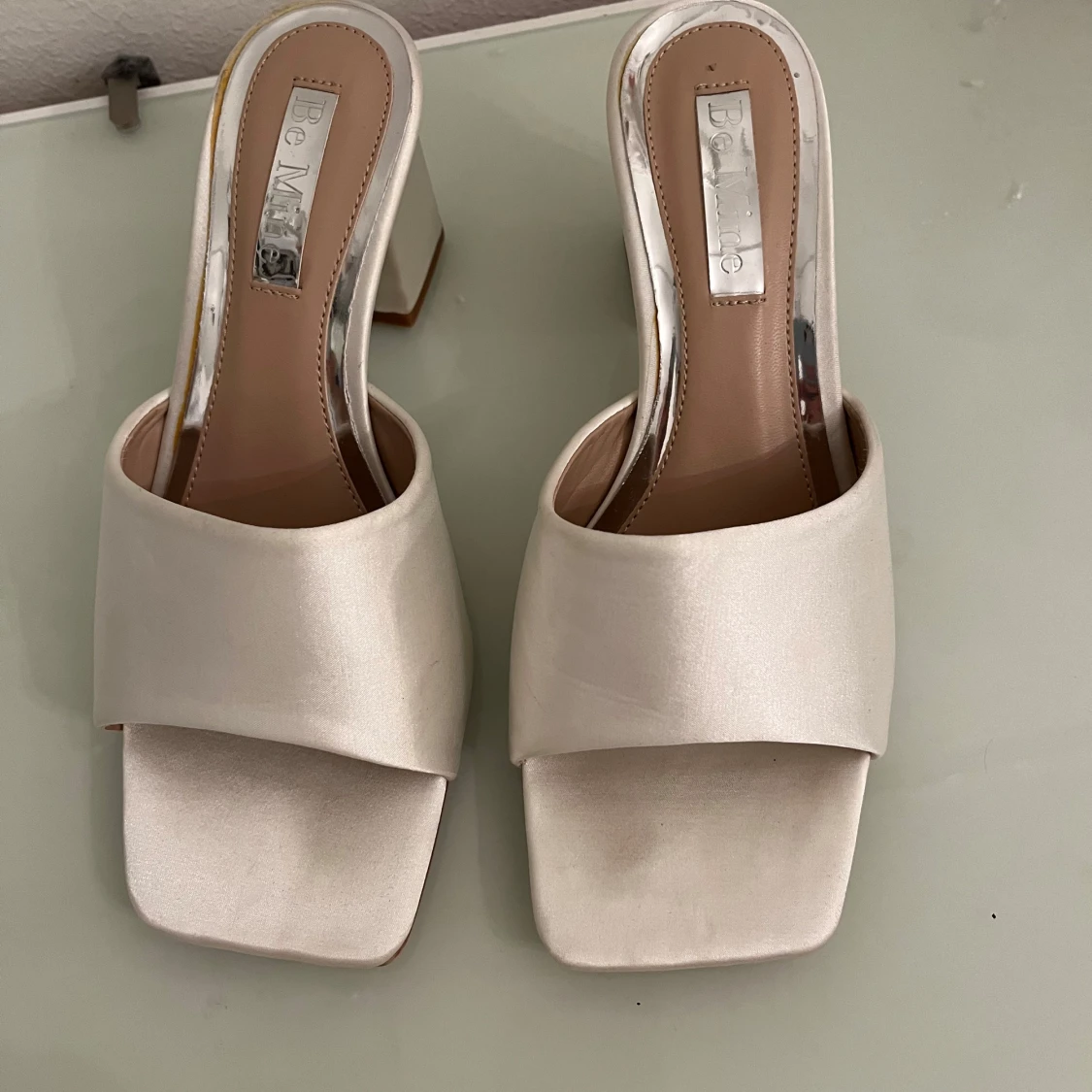 Asos Be Mine vita sandaler med klack - 2