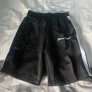 Palm angels shorts - Helt nya tag finns med
