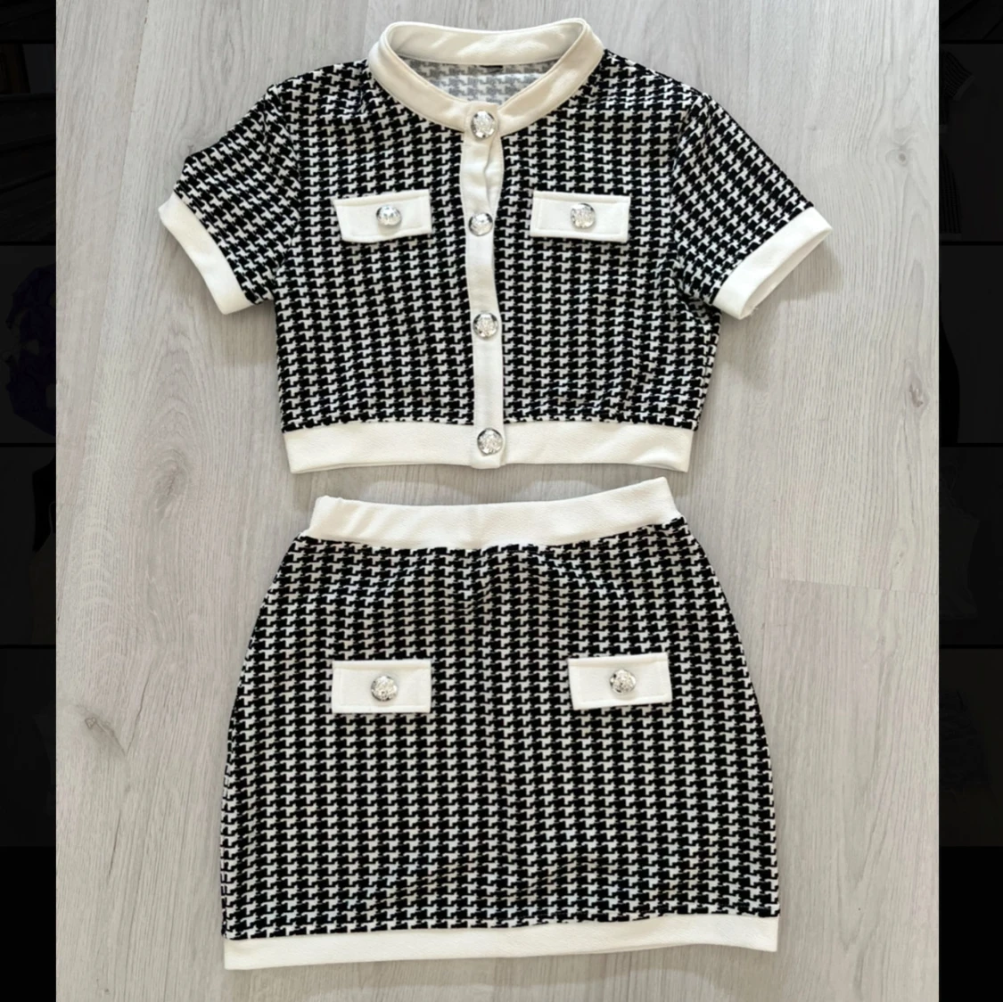 Mönstrad kjol och topp