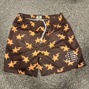 Bruna EE shorts - Bruna EE shorts. 1to1. Perfect för sommaren och är tunna mesh shorts. Passar mindre. Helt nya aldrig använda.