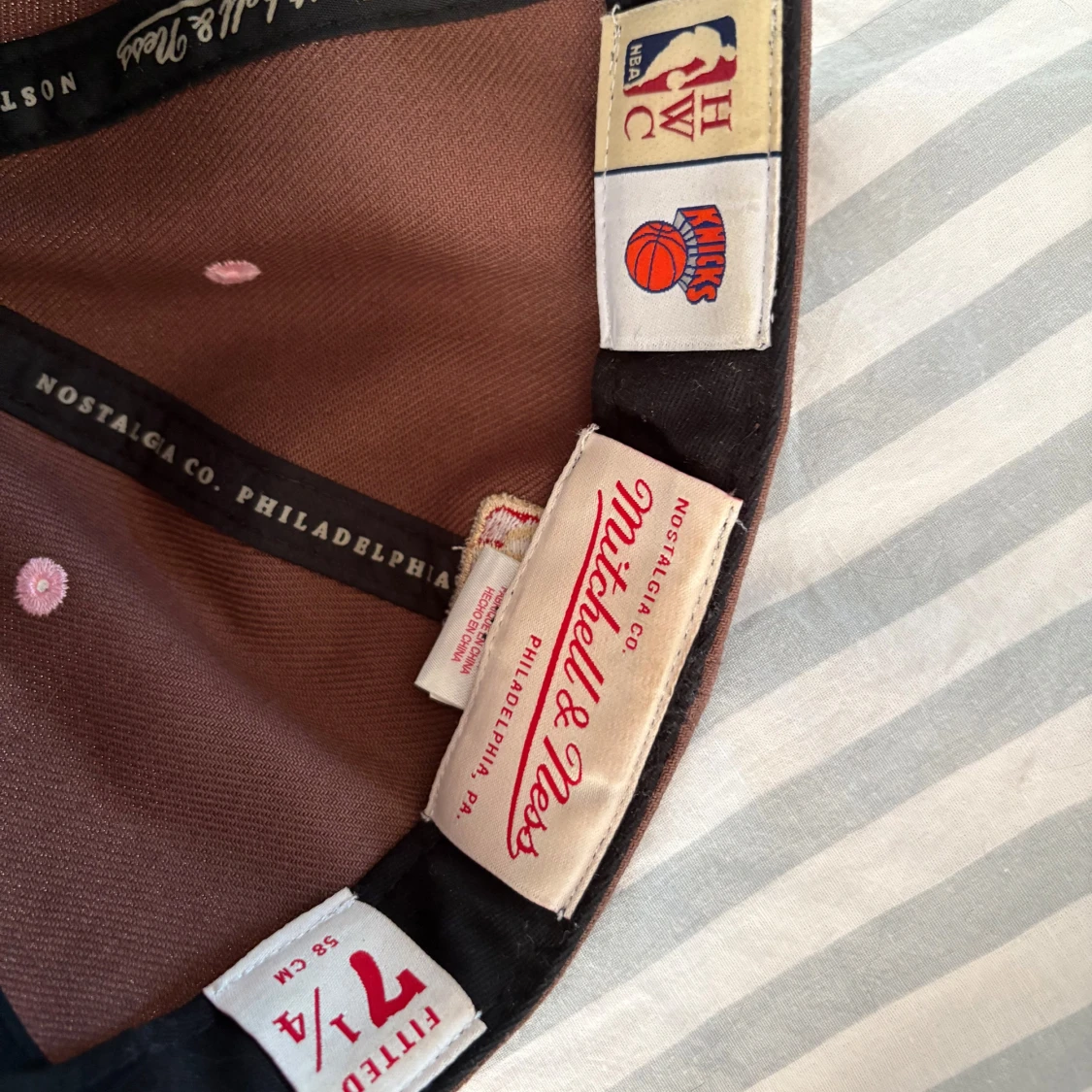 Brun Knicks keps från Mitchell & Ness - 3