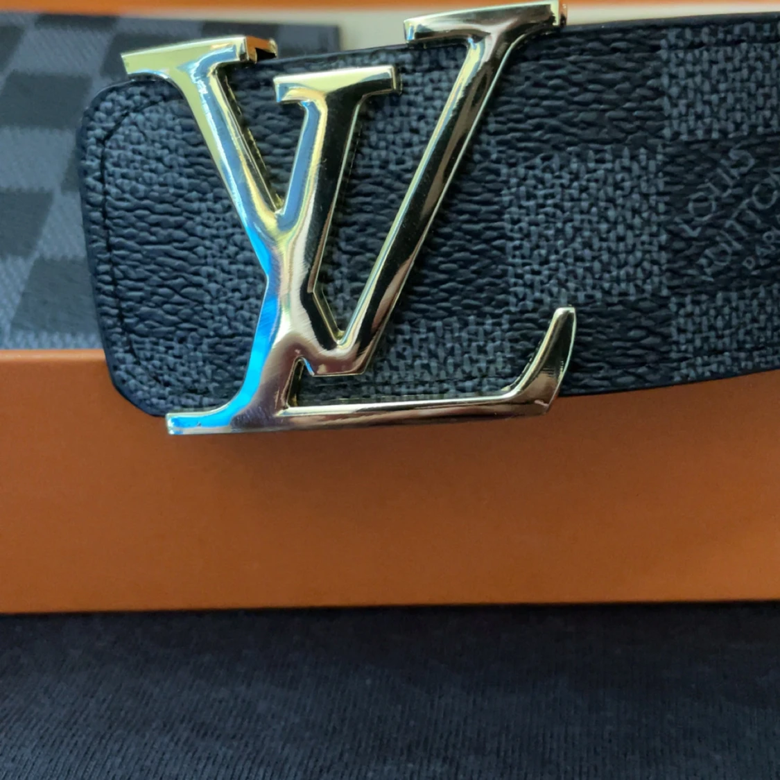 Svart bälte med plånbok  - 1