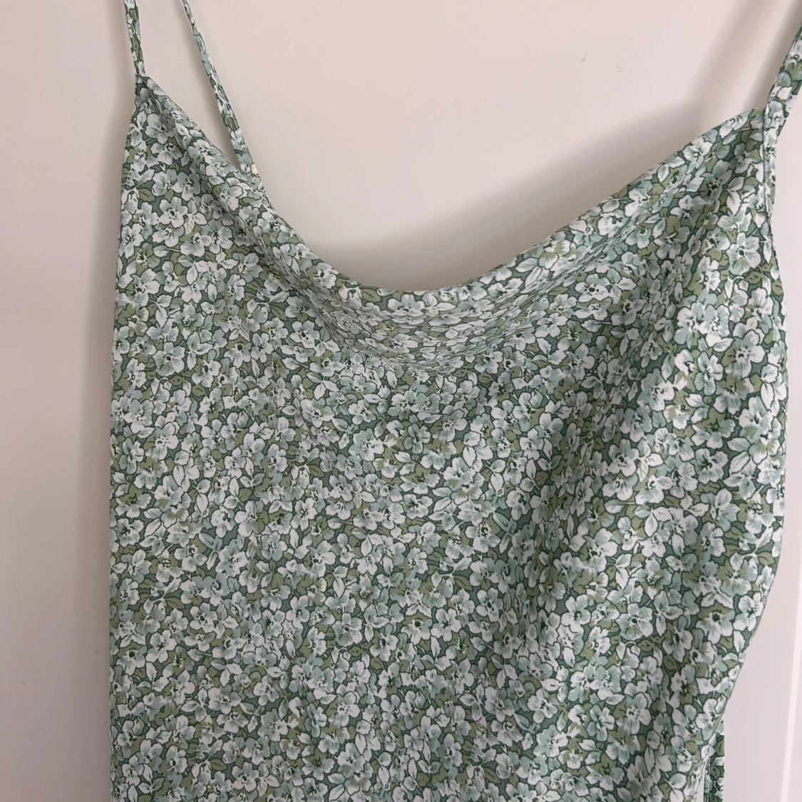 Grön blommig klänning  - 2