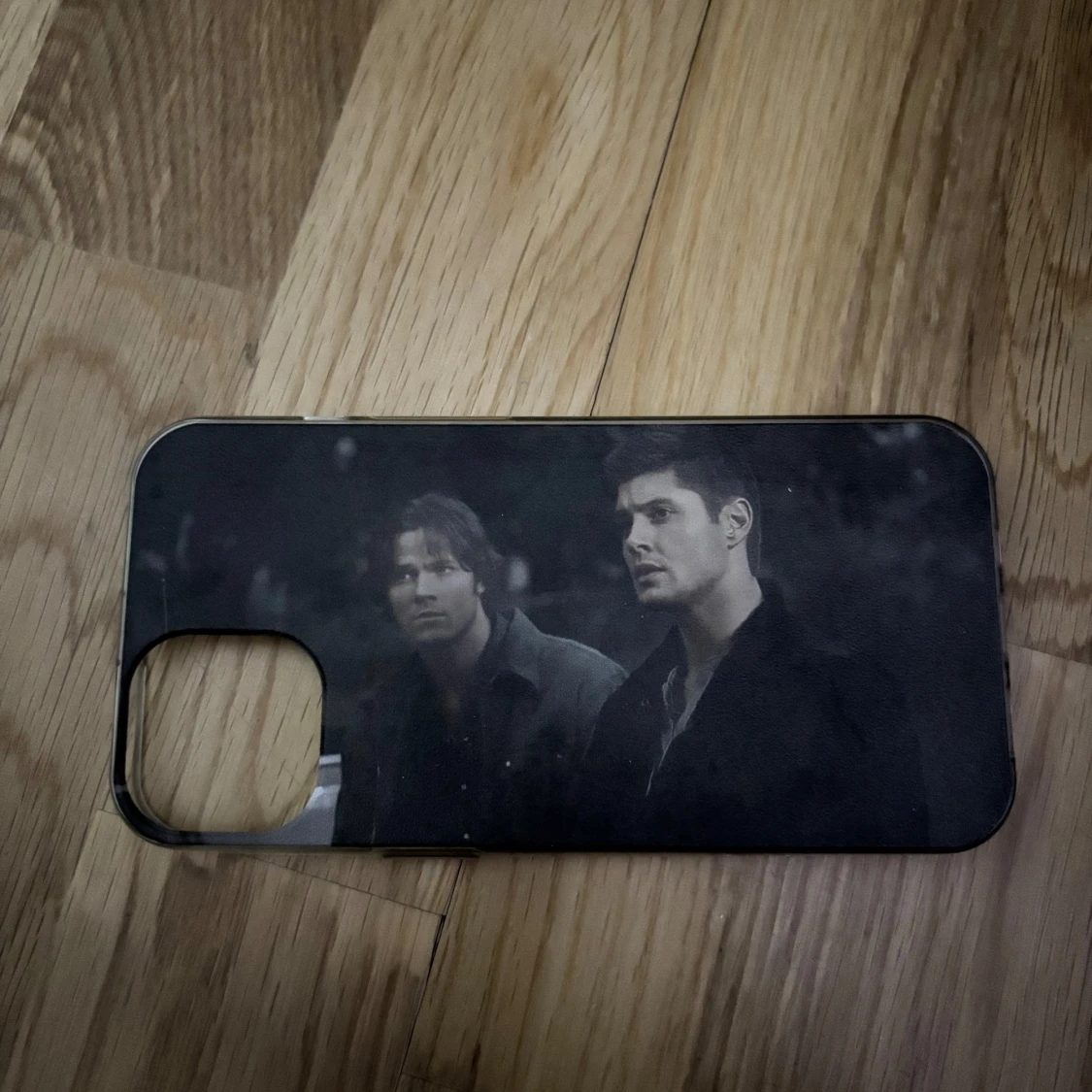 Supernatural mobilskal - 1